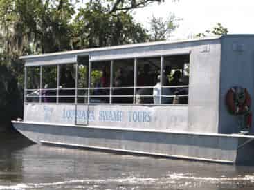 Guided Destrehan Plantation & Swamp Boat Combo with Transportation from New Orleans Hotels