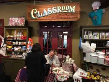 French Quarter Cooking Studio - Crab Bisque & Chicken Etouffee