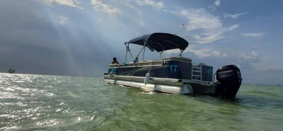 cohen-family-xtreme-h20-pontoon-boat-rental-august